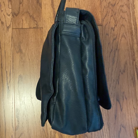 Black vinyl computer shoulder bag- gently used. - Picture 7 of 13